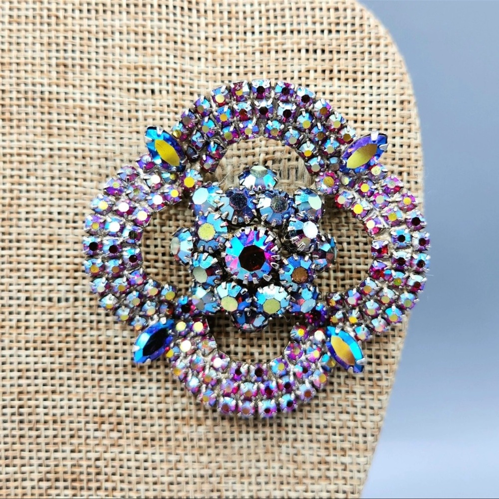 Multicolor Crystal Brooch - Picture 3 of 16